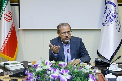 خسرو باقری، استاد فلسفه تعلیم و تربیت دانشگاه تهران در نشست تربیت اعتقادی و چالش های معاصر
