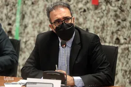 مراسم رونمایی کتاب «جنگ و صلح» روایتی از سال‌های قبل و بعد از پذیرش قطعنامه ۵٩٨