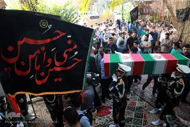 زیارت پیکرهای مطهر و تازه تفحص شده ۱۳۵شهید گمنام دفاع مقدس در معراج الشهدای تهران