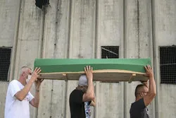 Srebrenica-Massaker: Beisetzung acht weiterer Opfer
