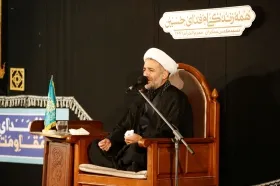 پروردگار نخستین درودفرستنده بر باکیان حسینی است