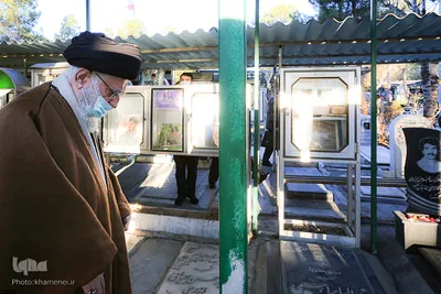 حضور رهبر انقلاب در مرقد مطهر امام راحل و گلزار شهدای بهشت زهرا