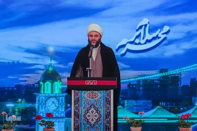آیین برافراشتن پرچم حسینی بر فراز بلندترین سکوی پرچم ایران
