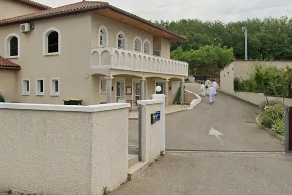 France : les suspects de l'attaque contre une mosquée de Roussillon interpellés