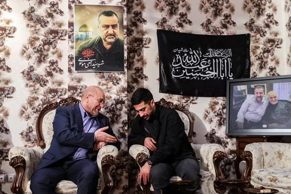 رئیس مجلس در منزل سردار شهید سید رضی موسوی حضور یافت