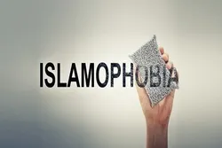 İngiltərəli İslamofobçu öz günahına etiraf etdi