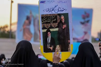 شادپیمایی وتجمع بزرگ بانوان زهرایی در پیاده راه سلامت بلوار شهید چمران شیراز