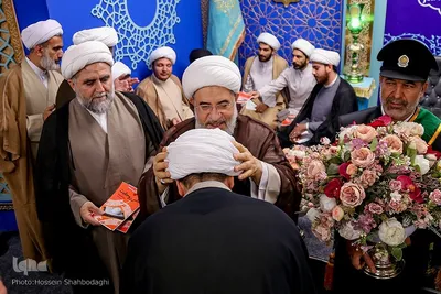 آیین عمامه‌گذاری جمعی از طلاب حوزه علمیه قم