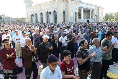نماز عید فطر در امامزاده محمد و سکینه خاتون کرج
