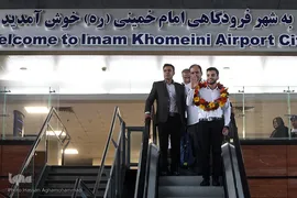 بازگشت یونس شاهمرادی، قهرمان مسابقات بین‌المللی قرآن و اذان «عطر الکلام» عربستان به ایران