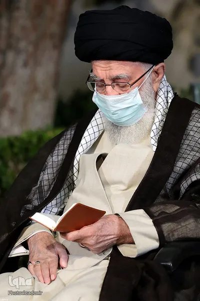 اقامه نماز بر پیکر آیت‌الله حسن‌زاده آملی