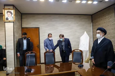 رونمایی از کتاب عکس «عالم پر تلاش»