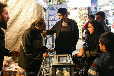 جمع آوری کمک های مردی برای زلزله زدگان 