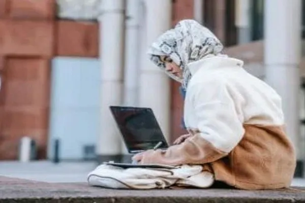 İngiltərədə İslamofobiyaya Nəzarət Üçün Yeni Bir Qurum Təyin Edildi