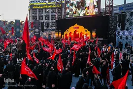 مراسم وداع با پیکر شهدای مدافع حرم در میدان امام حسین(ع)