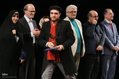 محمدسجاد محمدیان از خبرگزاری بین‌المللی قرآن (ایکنا) برای مطلب «موسیقی؛ مُباحی مشهود، اما محدود» جایه نفر اول بخش «یادداشت و سرمقاله» را بدست آورد.
