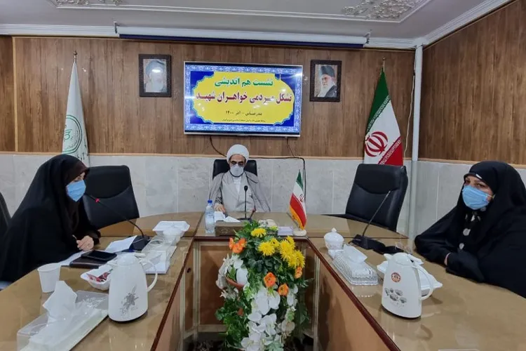 ضرورت استفاده از ظرفیت خانواده شهدا در برنامه‌ریزی‌های فرهنگی