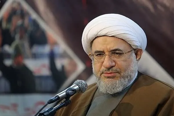 امام(ره) قرآن و اسلام را احیا کرد