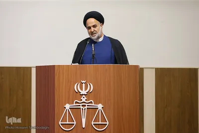 دیدار قضات و کارکنان دستگاه قضایی قم با رئیس قوه قضاییه