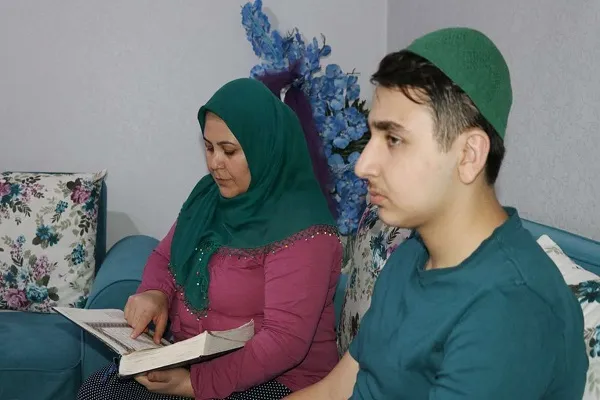 Türkiye'de görme engelli genç 10 ayda Kur’an-ı Kerim’i ezberledi