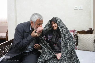 قدیری بیان برای اینکه مادر پس از فوت پدرش تنها نباشد در خانه او زندگی می‌کند.