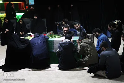 وداع با پیکر شهید مدافع حرم حمزه کاظمی