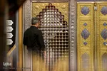 حرم مطهر سیدعلاءالدین حسین(ع) در شب عاشورا