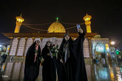شب بارانی پاییزی در حرم حضرت شاهچراغ (ع)