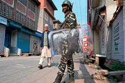 1300 Kashmir Activists, Politicians Still in Custody