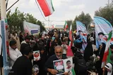 استقبال از خانواده شهدای دانش آموز میناب در قم