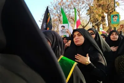 بیعت بانوان خرم‌آبادی با سومین رهبر انقلاب اسلامی