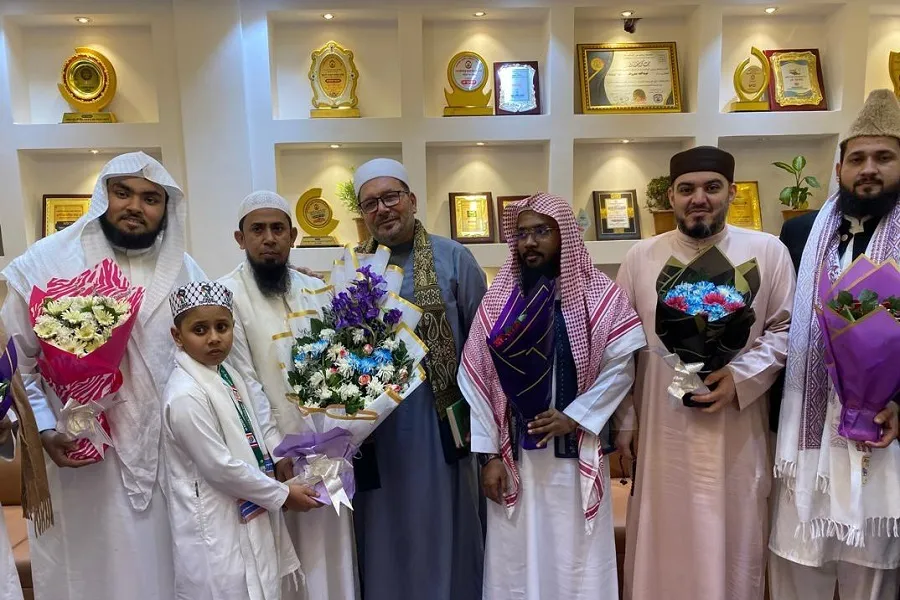 مشاركة مميزة للمقرئ الإیراني 