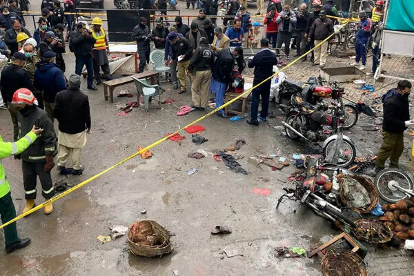 Pakistan’da askeri kampa terör saldırısı: Çok sayıda asker öldü