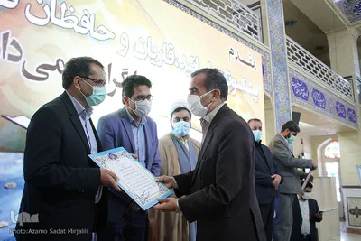 تجلیل از دانش آموزان برتر مسابقات قرآن و عترت در استان یزد‎‎
