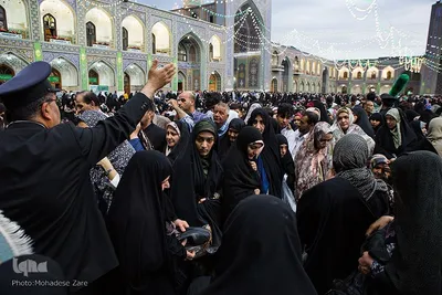 حرم مطهر رضوی در شب ولادت امام رضا(ع)