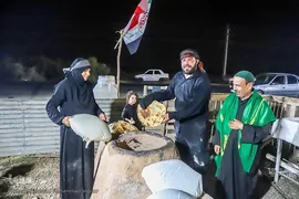 خدمت‌رسانی شبانه‌روزی مواکب حسینی به زوار در چذابه