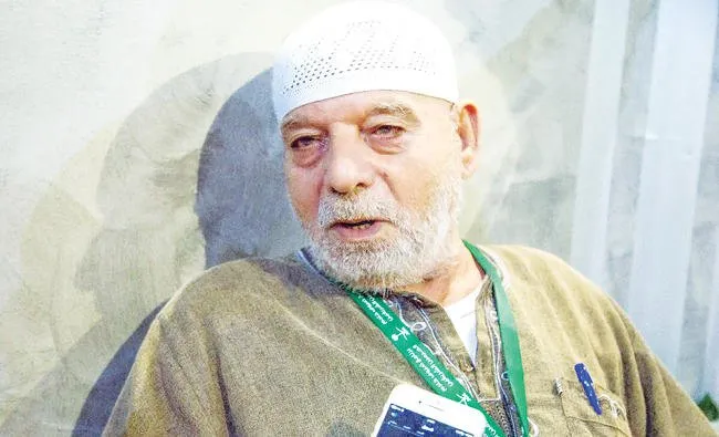 হজে এসে পুত্রের মৃত্যু শোক ভুলেছেন ফিলিস্তিনি বাবা