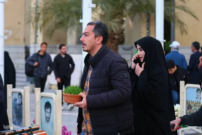 تحویل سال ۱۴۰۵ در گلستان شهدای اصفهان