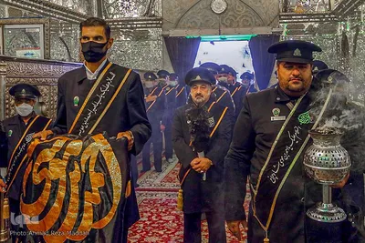 آیین تعویض پرچم گنبد آستان حضرت شاهچراغ (ع)‎‎