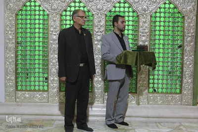 غبارروبی آستان مقدس امامزاده محمد‌عابد(ع) اراک/عکاس:زهرا بهرامی