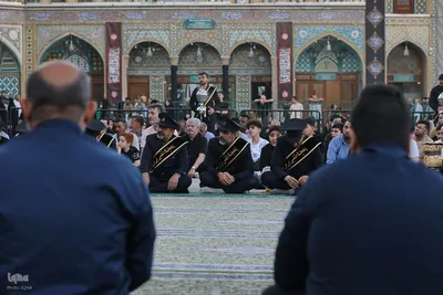 افراشتن پرچم عزا در حرم حضرت معصومه(س)