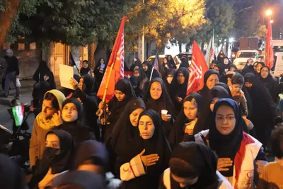 دسته عزاداری بانوان ملایری در شام غریبان قائدشهید امت