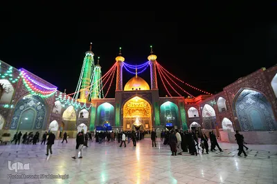 حرم فاطمه معصومه(س) در شب میلاد امام علی(ع)