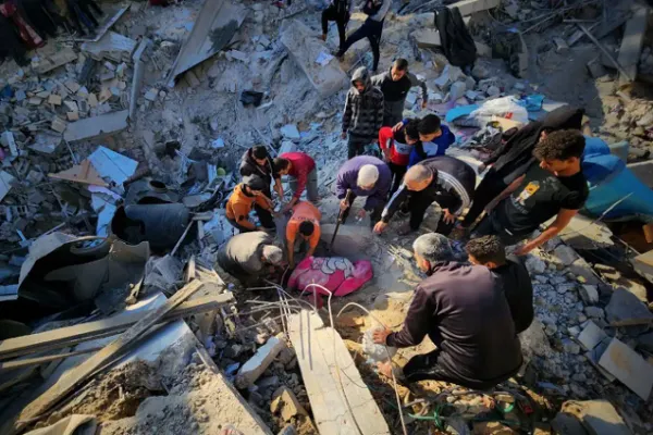İşgalciler gece boyunca Gazze'yi bombaladı: 42 şehid
