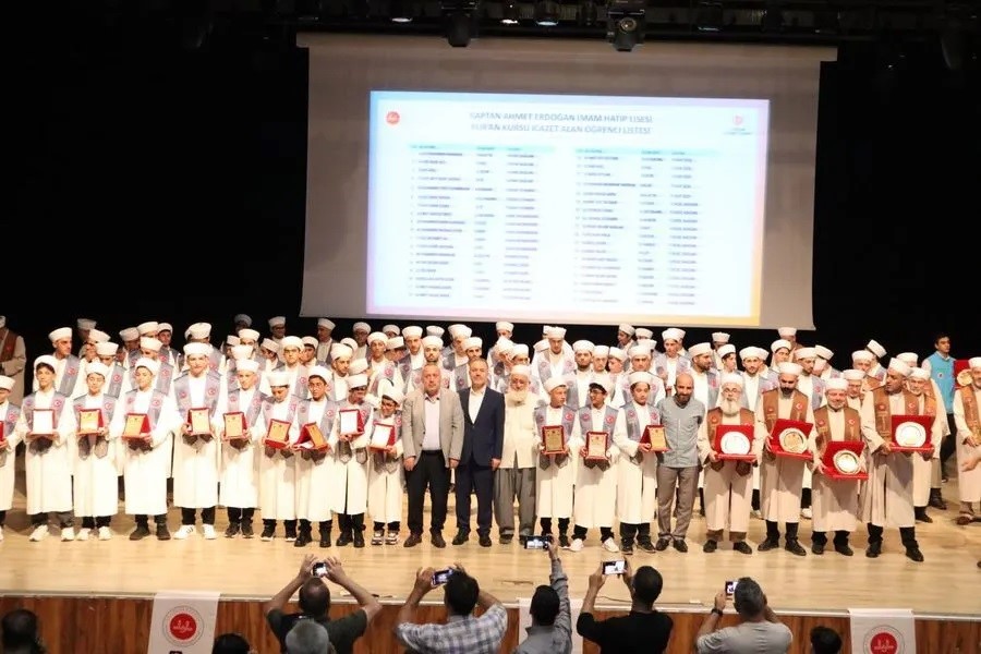 Bayrampaşa’da 80 hafız icazet aldı