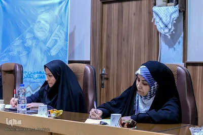 نشست خبری هجدهمین جشنواره سراسری تئاتر مقاومت(بخش رادیو تئاتر)در شیراز