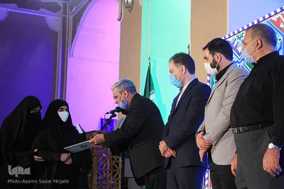 تجلیل از دانش آموزان برتر مسابقات کشوری قرآن و عترت استان یزد