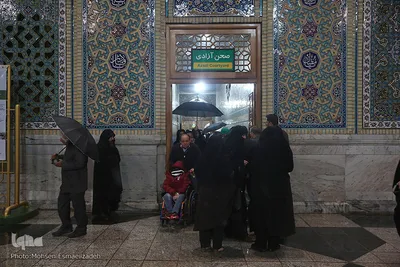 حال و هوای حرم مطهر رضوی در شب میلاد حضرت رسول اکرم(ص) و امام جعفر صادق(ع)
