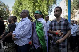 تشییع شهید گمنام با حضور دانش‌آموزان در اهواز
