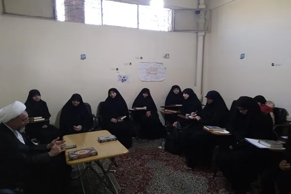 لبنان: جمعية القرآن تفتتح دورة قرآنية للأخوات في البقاع الشمالي